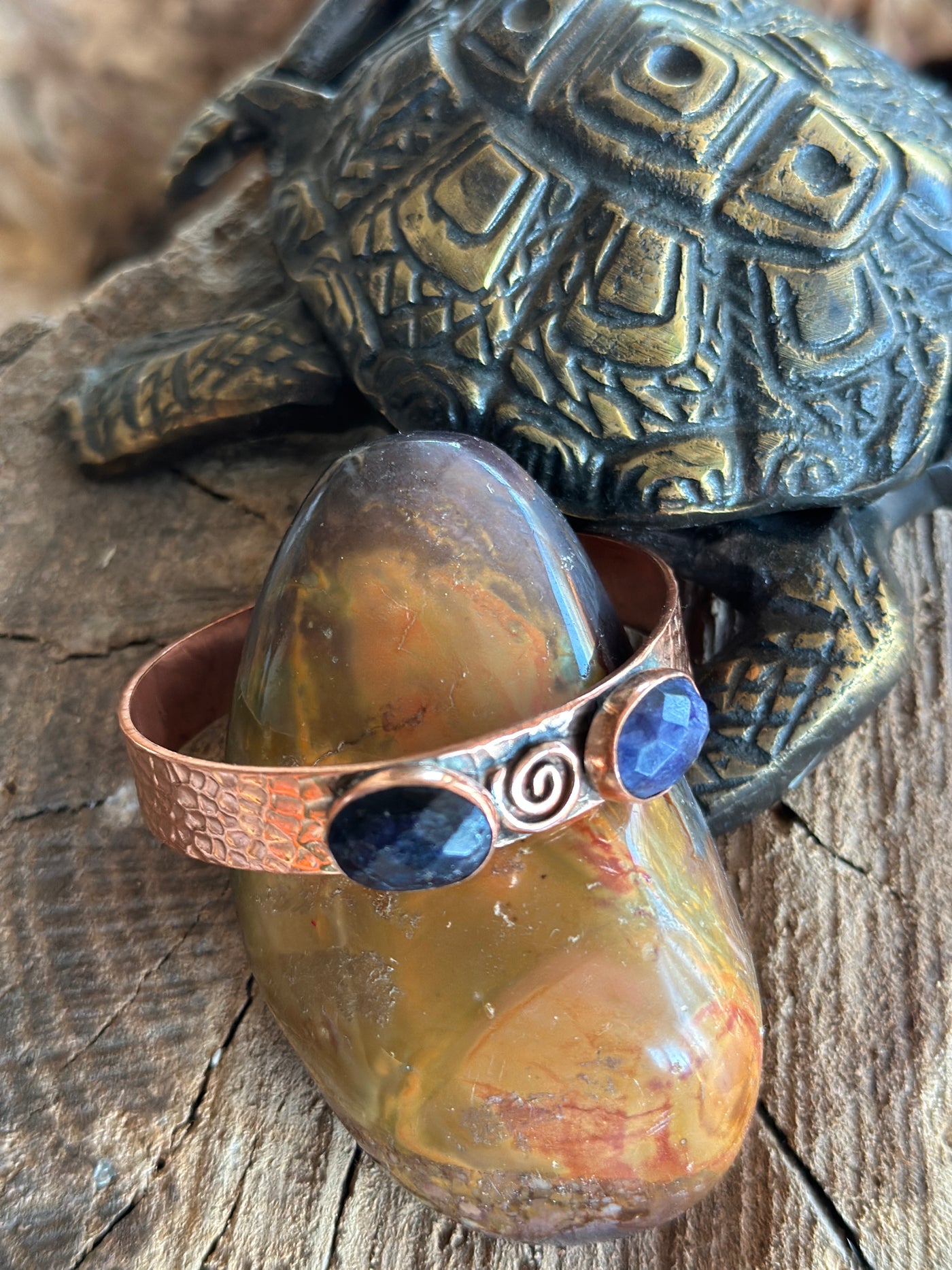 El Yapımı Lapis Lazuli Spiral Bakır Bileklik