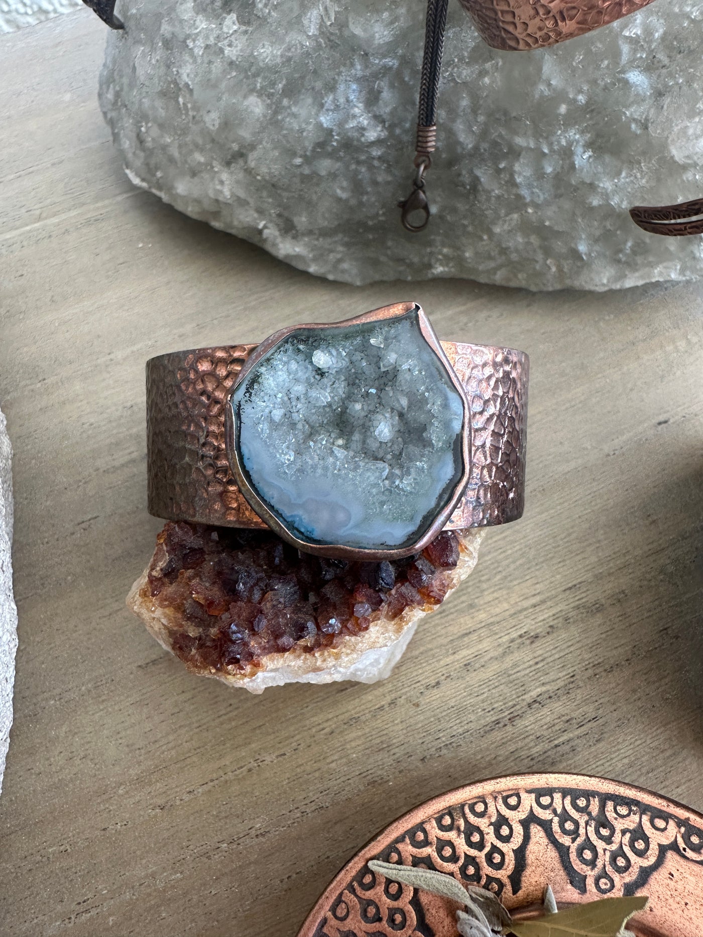 El Yapımı Gri Druzy Kuvars Bakır Bileklik