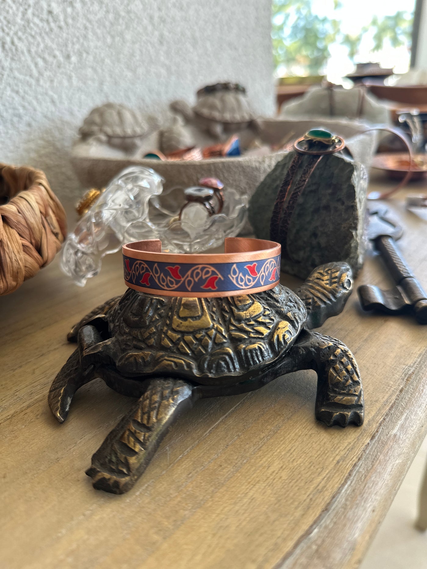 El Yapımı Etnik Desenli Bakır Bileklik