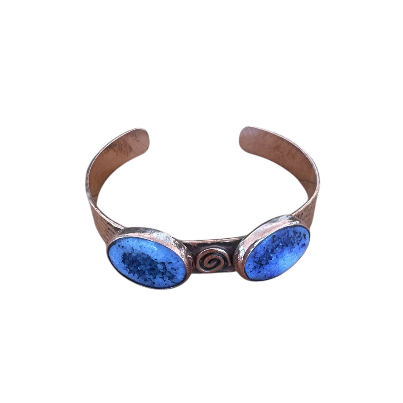 El Yapımı Mavi Druzy Kuvars ve Spiral Motifli Bakır Bileklik